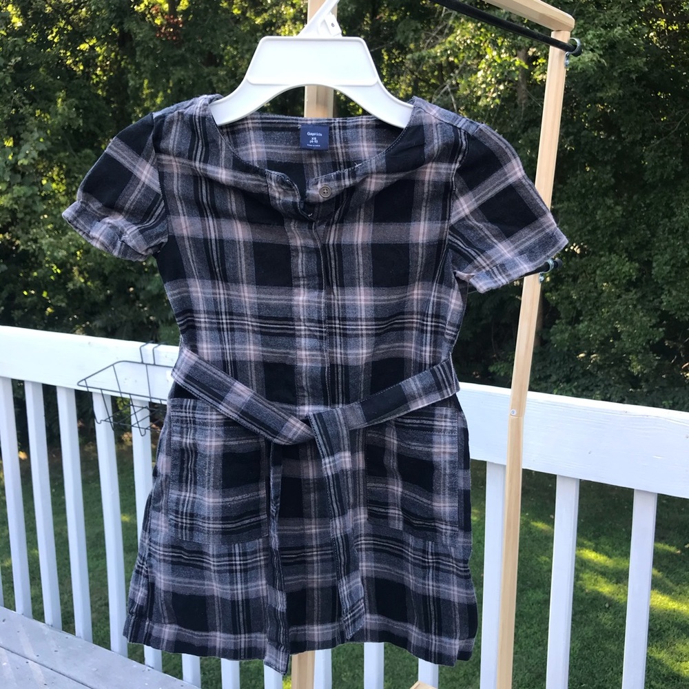 Gap toddler Plaid Short Sleeves Dress with belt size -XS
